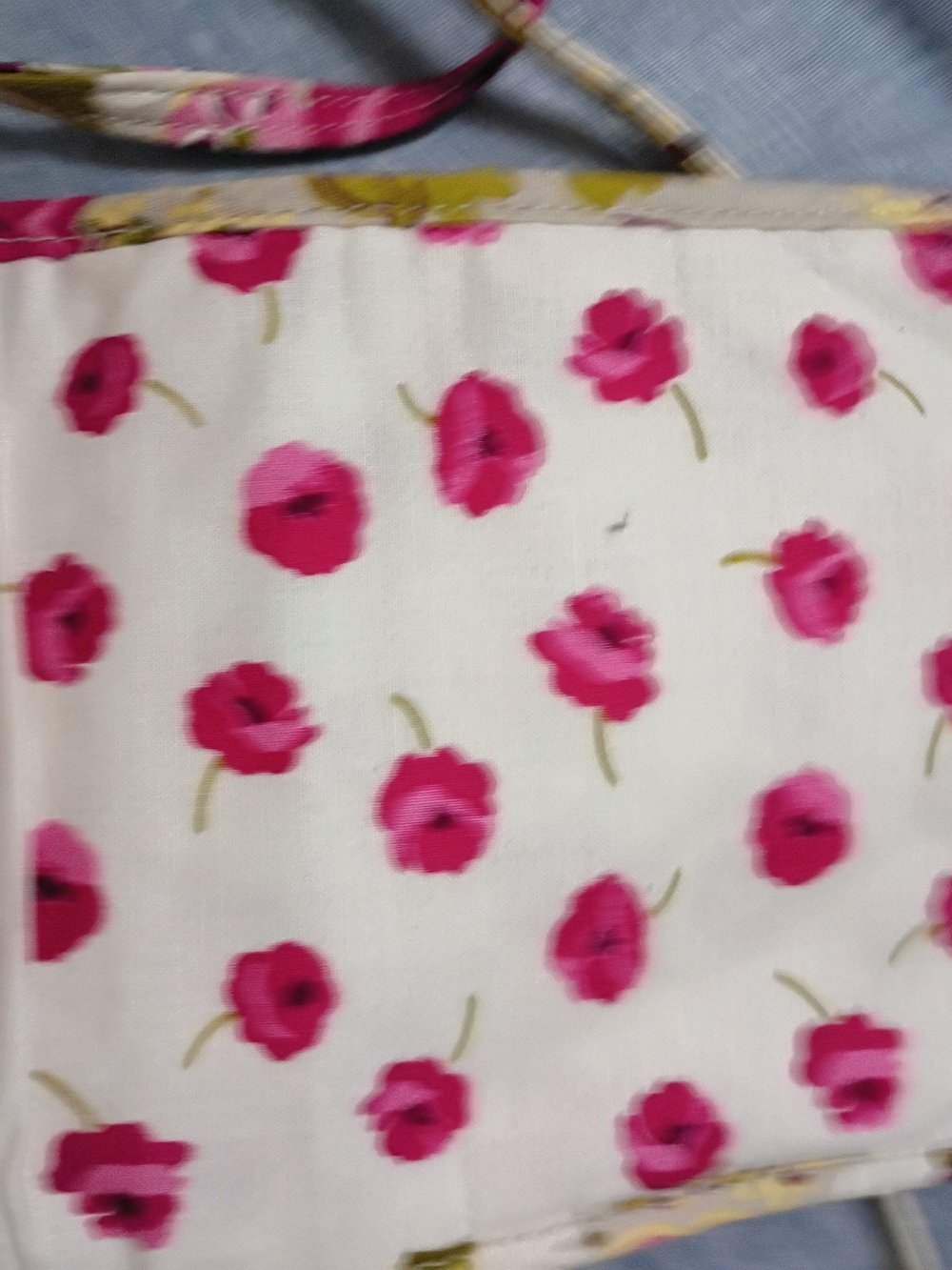 Vera Bradley Crossbody Mini Hipster Print Retired Make Me Blush - Picture 5 of 6